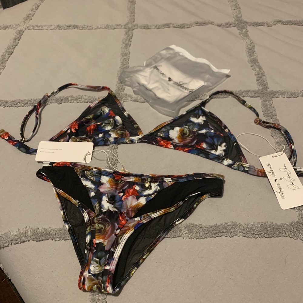 Amore + Sorvete by Jessie James Decker